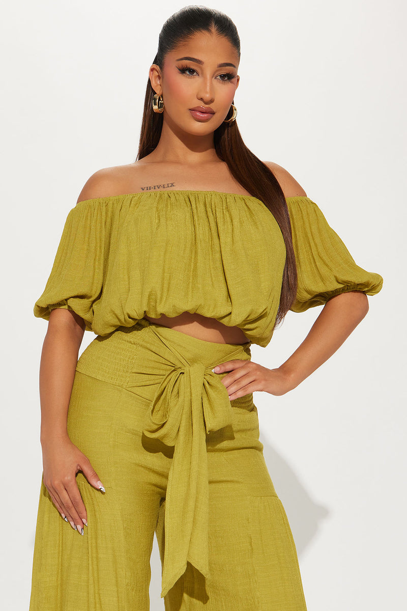 SHEIN VCAY Tropical Print Belted Crop Wrap Top With High Waist Shorts  Coordinates, Women's Fashion, Dresses & Sets, Sets or Coordinates on  Carousell