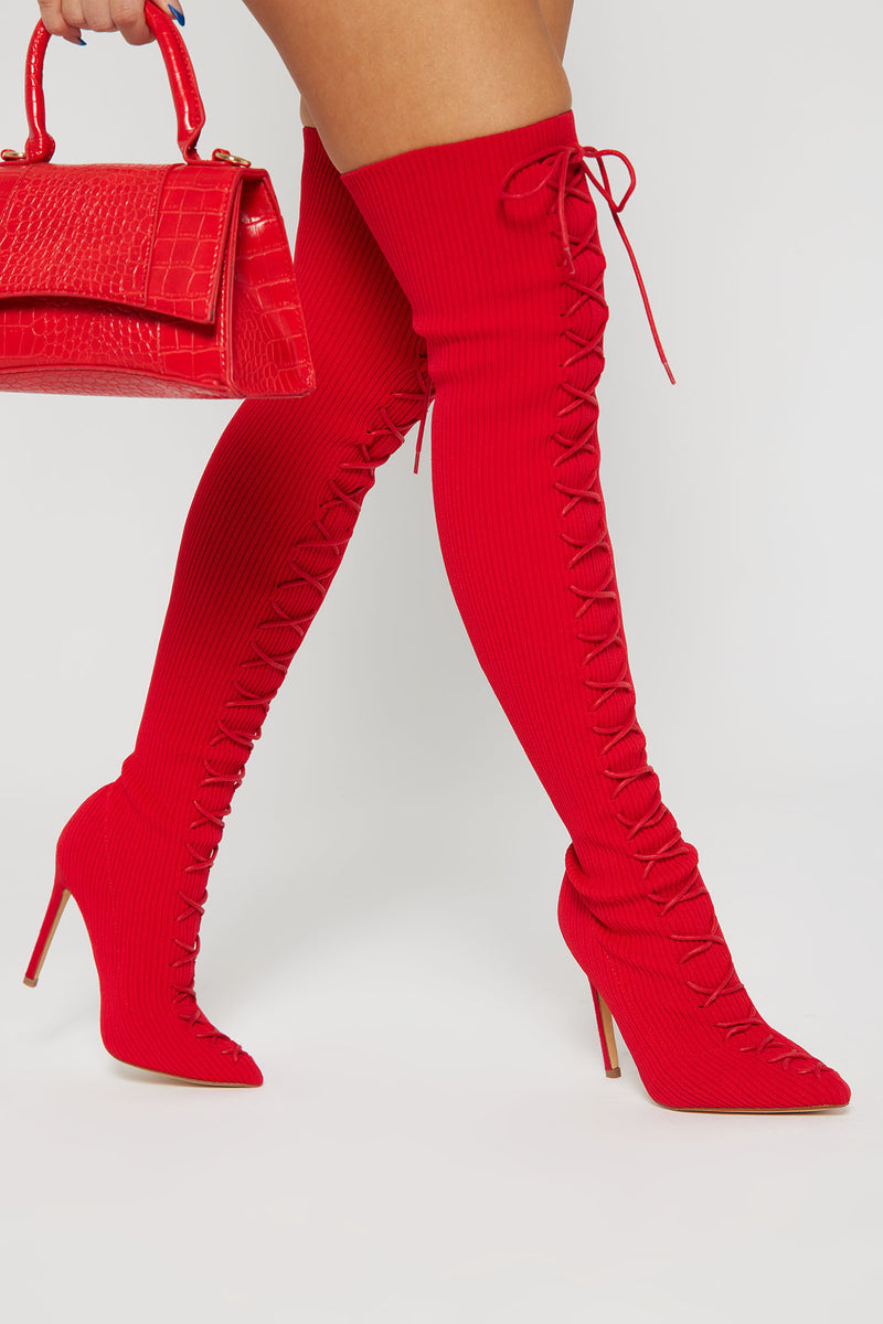 Red boots 2025 fashion nova