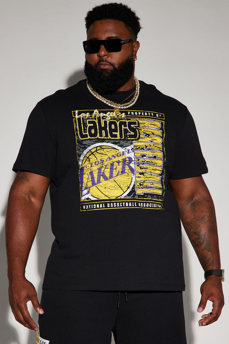 Men's Lakers Pick and Roll Short Sleeve Tee Shirt Print in Black Size Small by Fashion Nova