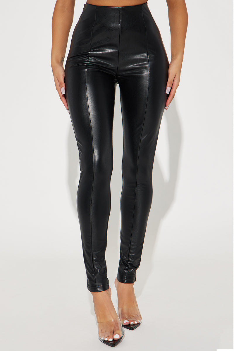 Time and Tru Black Faux Leather Leggings, Black, Small 