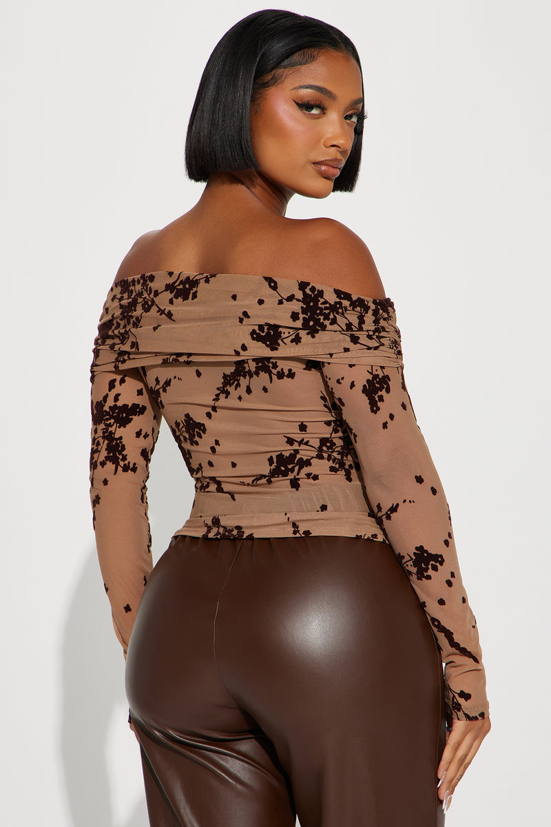 All About Me Off Shoulder Top - Brown/combo