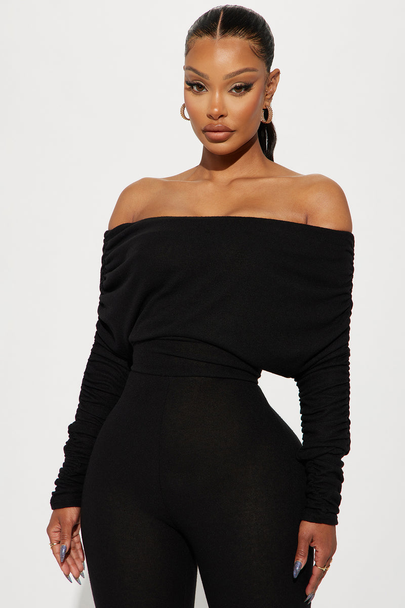 Fashion nova black 2024 off the shoulder jumpsuit