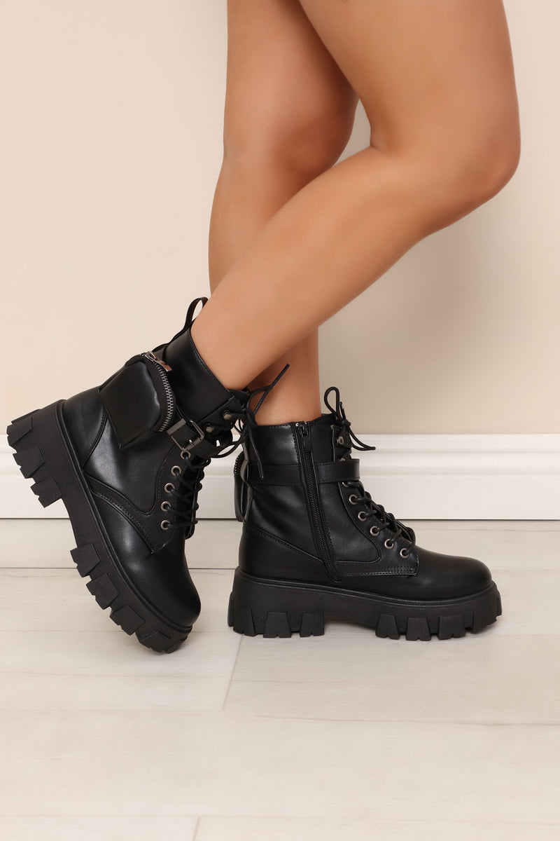 Just The Intro Combat Boots - Black
