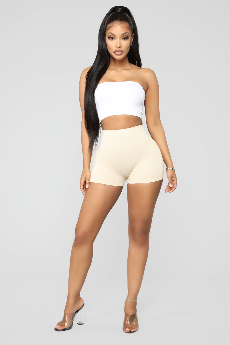 Hot Topic Nude Seamless Top And Shorts Set
