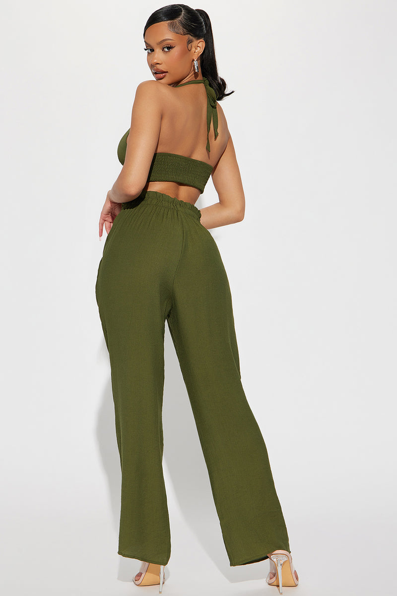 Transform your wardrobe with the Wide Leg Pant Set - Olive