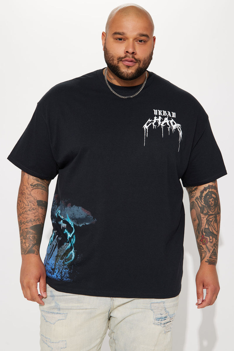 Men's Urban Chaos Short Sleeve Tee Shirt Print in Black Size XL by Fashion Nova