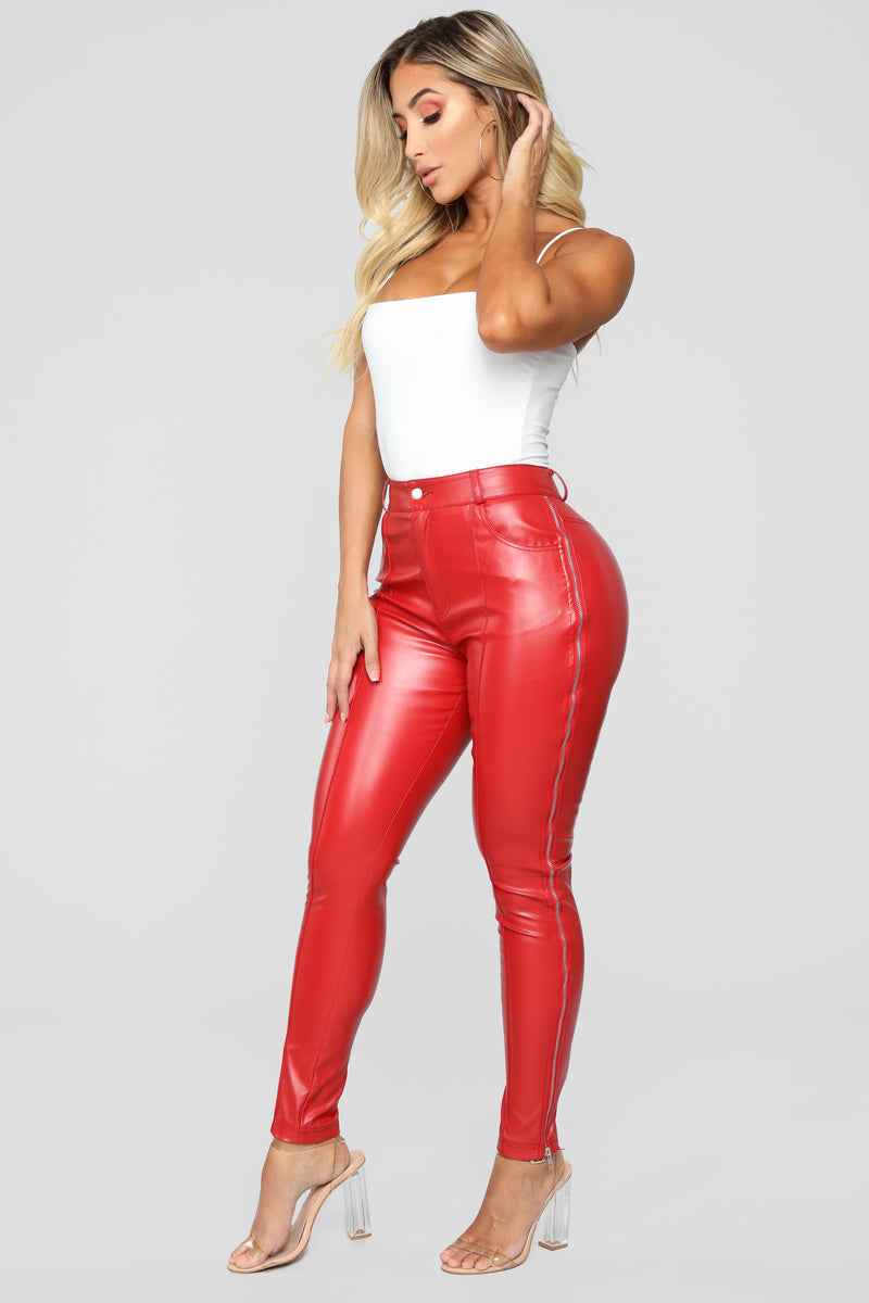 JUST ZIP IT UP PANTS/JEGGINGS RED COLOR SIZE M FASHION NOVA NEW with TAGS