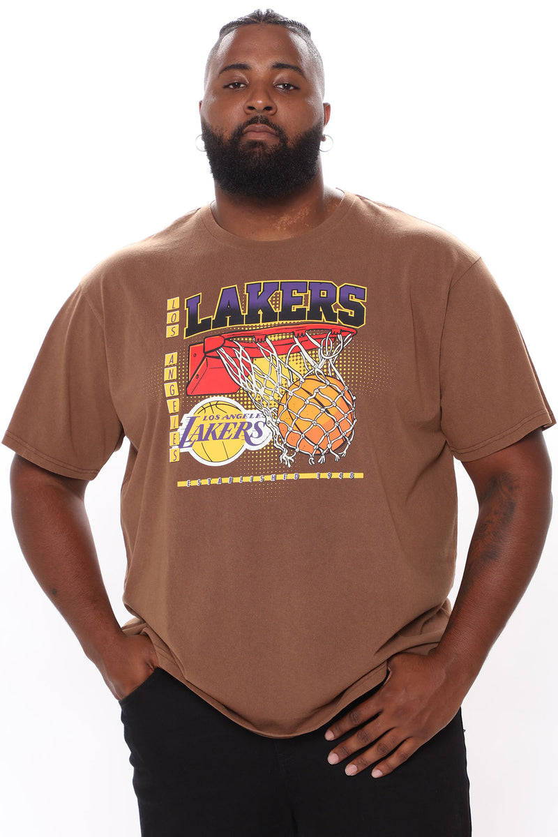 Men's Lakers Pick and Roll Short Sleeve Tee Shirt Print in Black Size Small by Fashion Nova