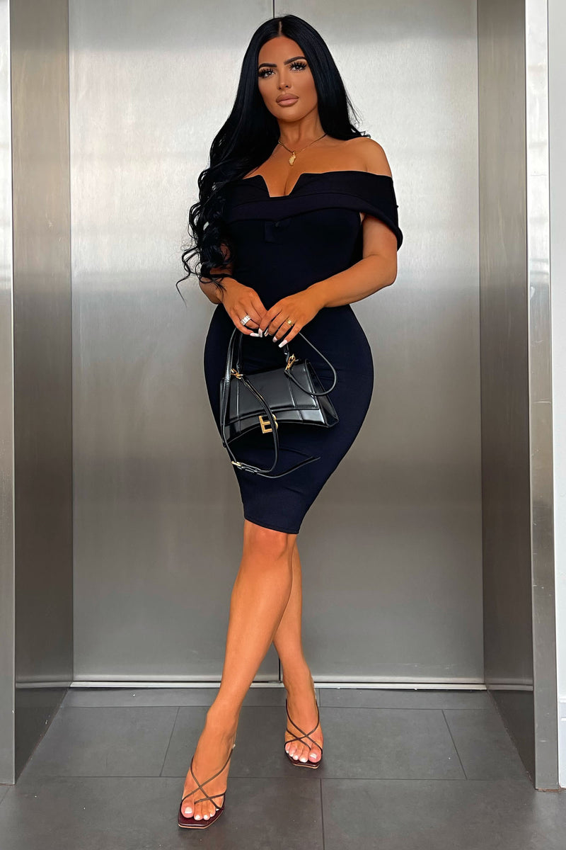 Black off the online shoulder dress fashion nova