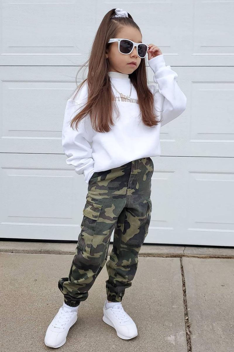 Camo pants outfit  Army pants outfit, Cute camo outfits, Army