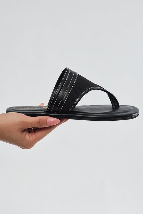 Chill Vacay Flip Flops - Black