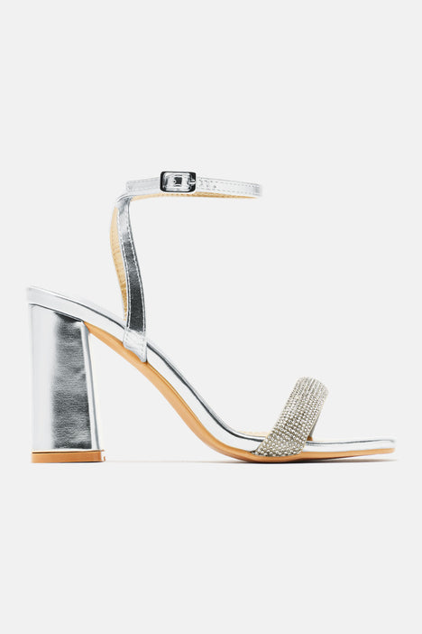 Badgley Mischka Finesse II Jewel Embellished Sandal Block Heel Ankle Strap  6 | Embellished sandals, Heels, Block heels sandal