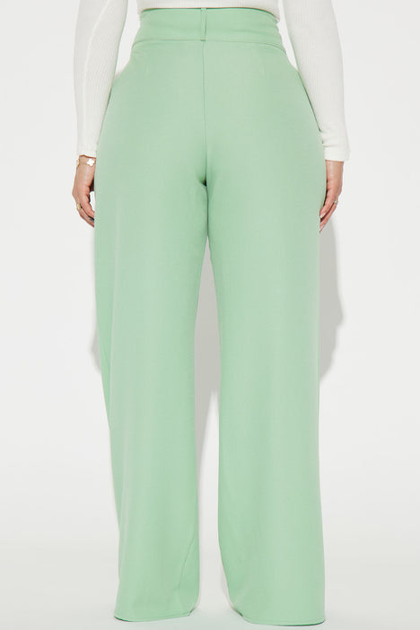 Emerald green wide leg trousers... Love the colour! | Clothes, Style,  Fashion