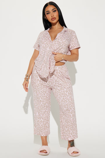 Womens Hearts And Kisses Plush Pajama Joggers Combo in White Size 3X by  Fashion Nova