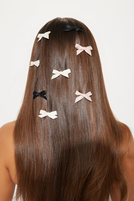 The prettiest hair bows for Couture-ready hair