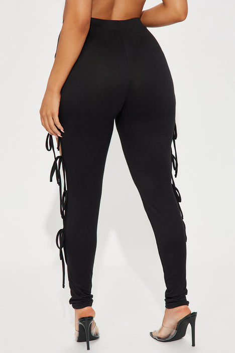 Backin' It Up Faux Leather Leggings - Black