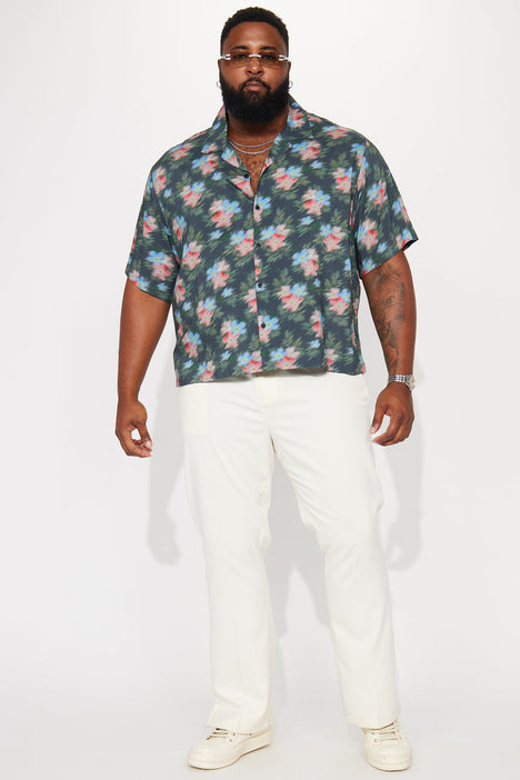 Men's Flowers Blooming Cropped Tapestry Short Sleeve Button Up Shirt Size Large by Fashion Nova