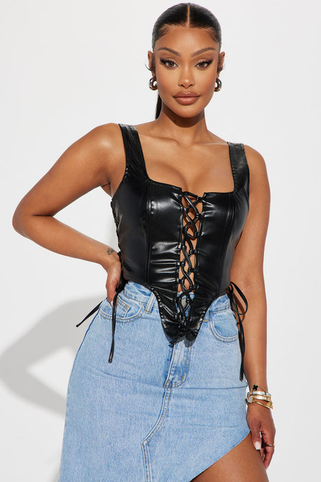 Missguided lace corset style top in black