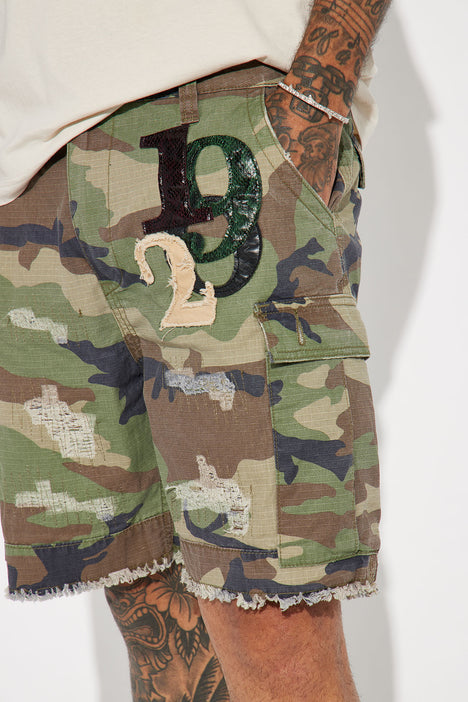 On The Mode Command Paint Splatter Camo Shorts - Camouflage