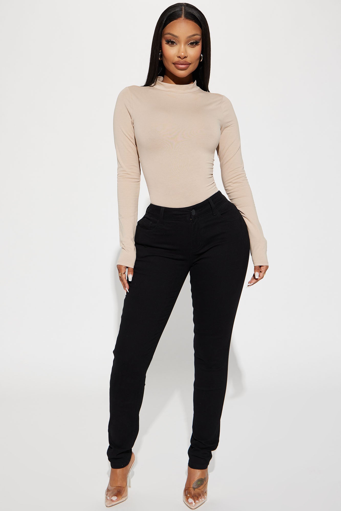 Aritzia, Everlane, Reformation: The Best Black Trousers in Canada