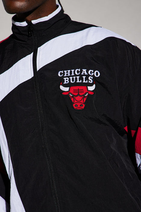 Women's NBA Team Manager Bulls Bomber Jacket in Black Size 2x by Fashion Nova