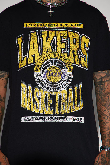 Men's Lakers Crossover Short Sleeve Tee Shirt in Cream Size Small by Fashion Nova