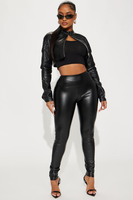 Black PVC material pants  Outfits with leggings, Leggings are not pants, Leather  leggings outfit