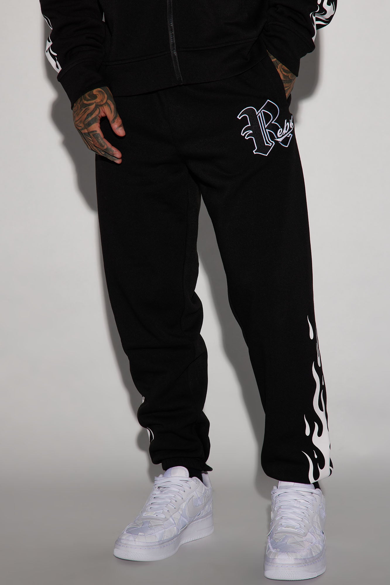 Rebel sport 2025 mens joggers