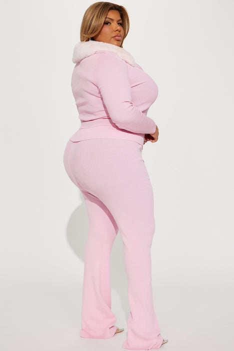 Plus size pink suit  Curvy girl outfits summer, Fashion nova plus size,  Pink suits women