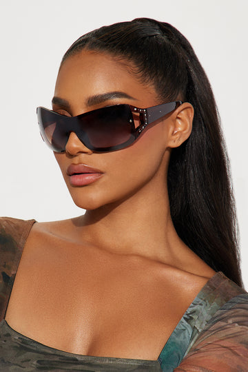 Trendy Sunglasses For Women - Stylish Shades