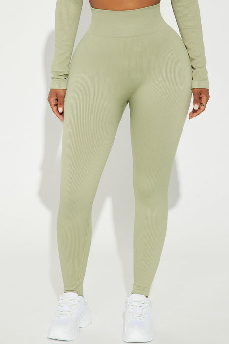 Women's 4/5 Length Zipper Pocket Capri Yoga Pant (Charcoal w/Black & R – 4 -rth