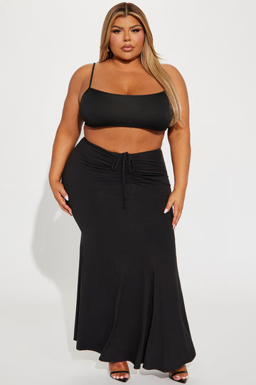 Discover Plus Size - Black Collection