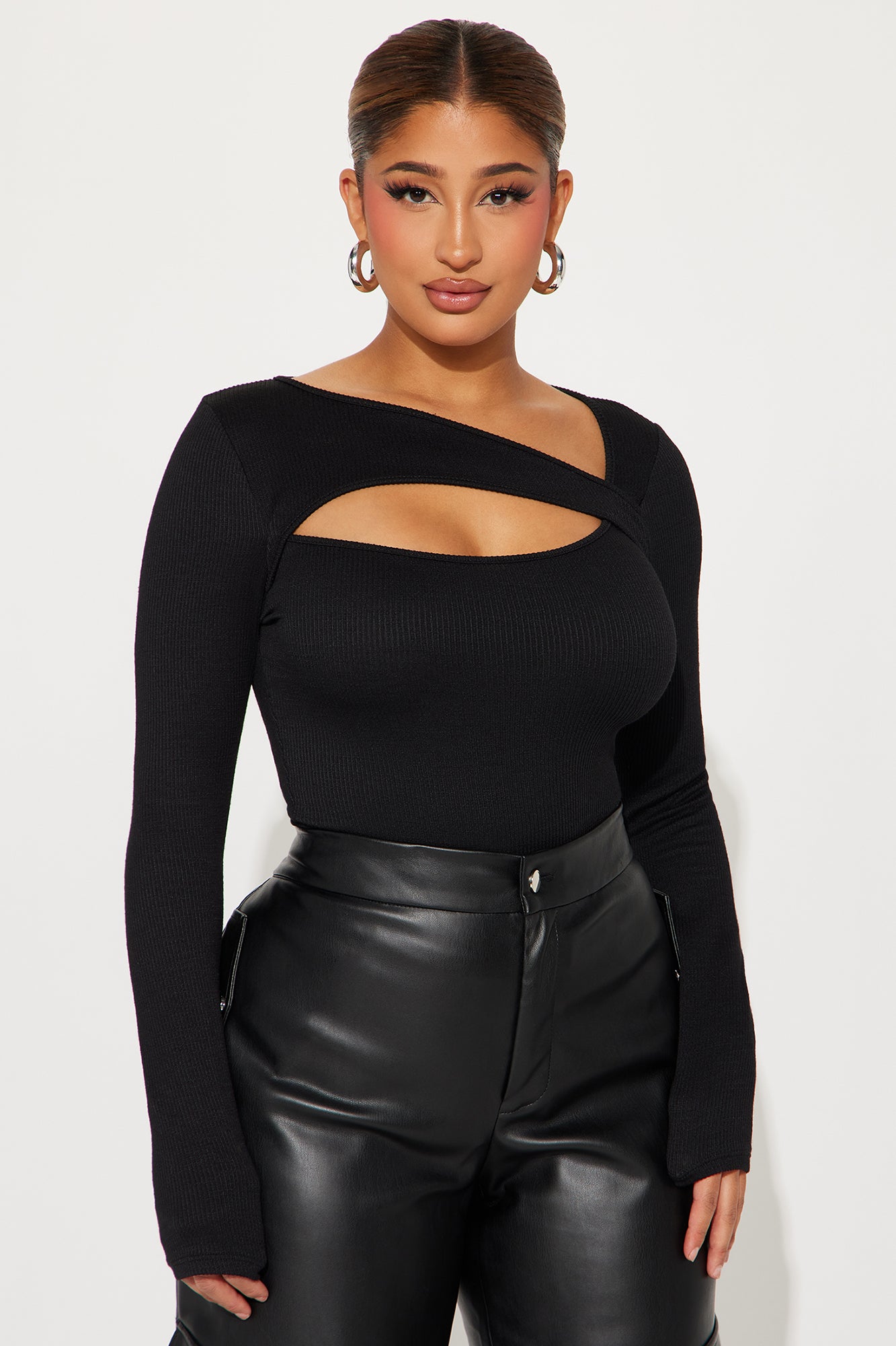 6ixty8ight, Tops, 6ixty8ight Front Cut Out Crop Top In S Black