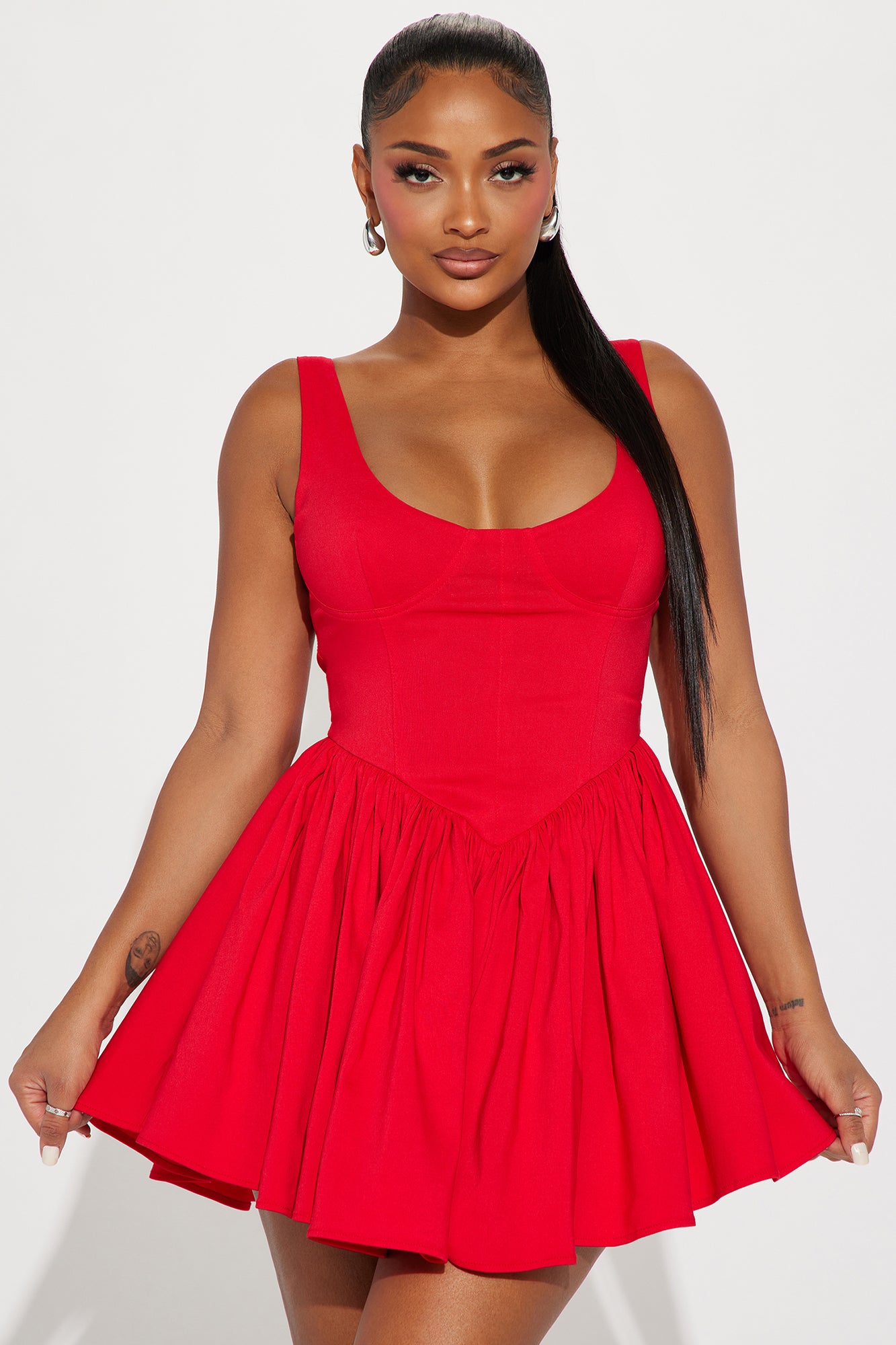 20+ Elegant Red Dresses For Valentines Day Outfit