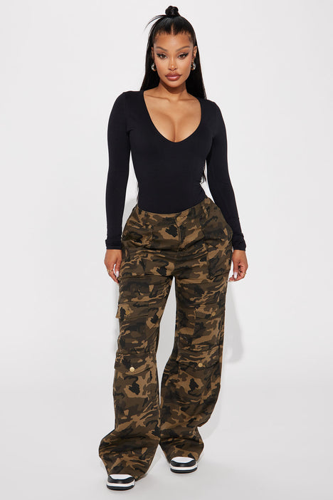 How To Style Camouflage Pants — Monique.