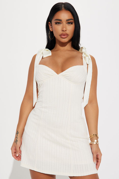 Plus Sized Fashion Nova Curve Bubble Textured Mini Dress in White SIZE 1X, Women's  Fashion, Dresses & Sets, Dresses on Carousell