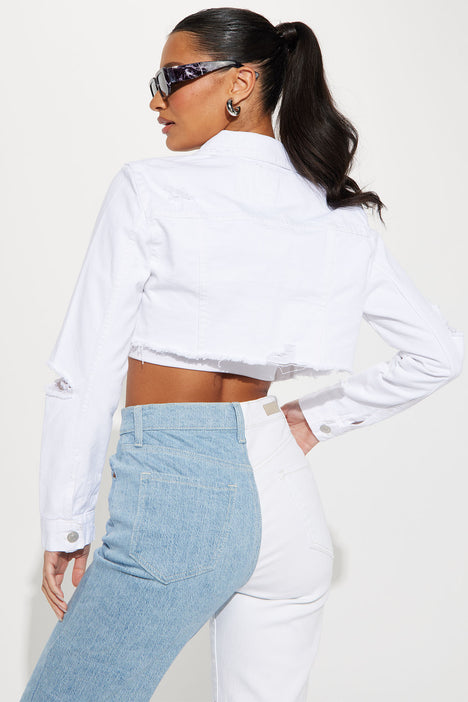 Can never go wrong with a white cropped shirt and denim . I'm also