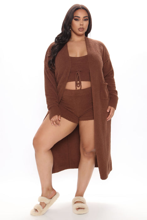 I'm a size 3X and did a winter Fashion Nova haul - I loved the cozy  loungewear set & prices were as little as $12