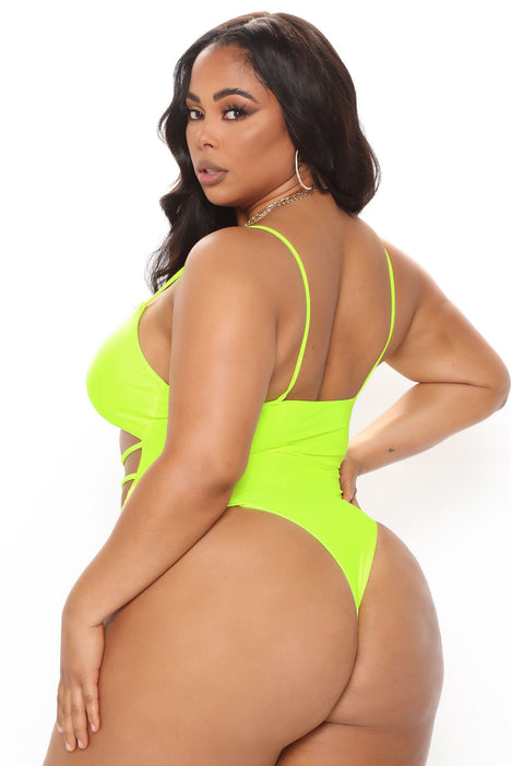 15 Super Cool Plus-Size Swimsuits for Summer - theFashionSpot