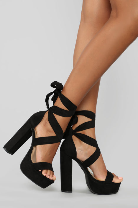Fashion Nova, Shoes, Size 6 Fn 3 Inch Black Glass Heels