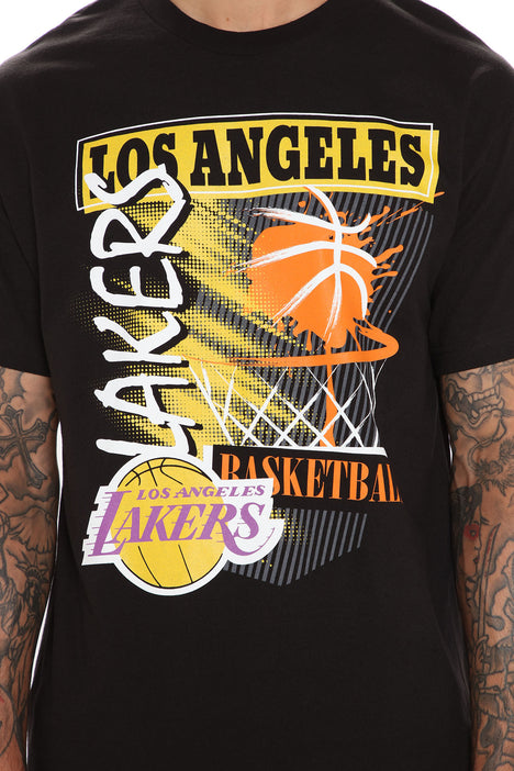 Men's Lakers Pick and Roll Short Sleeve Tee Shirt Print in Black Size Small by Fashion Nova