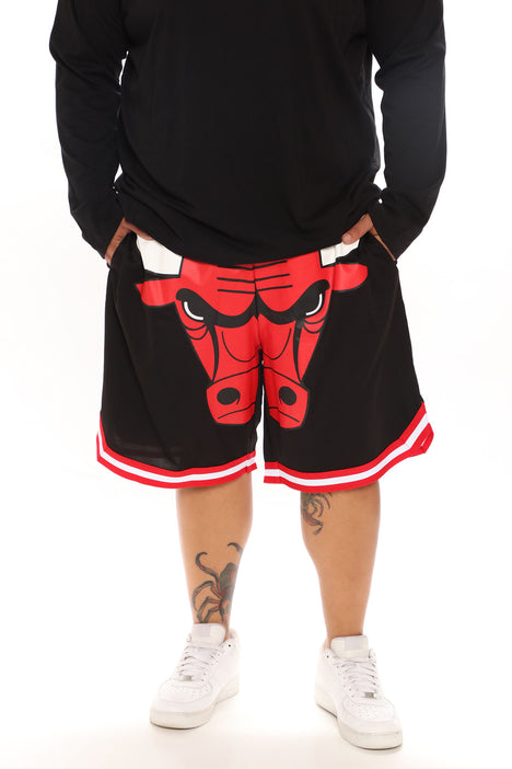 NBA Chicago Bulls Basketball Shorts Men's (M) Big Graphic Large Bull  Logo Black