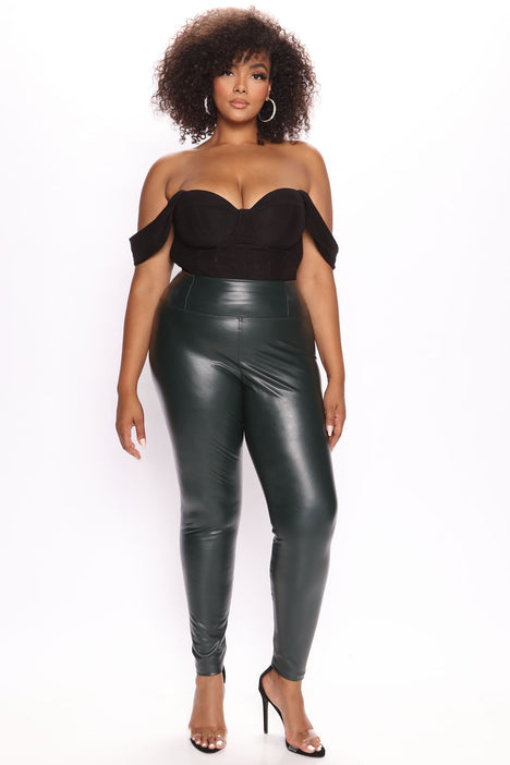 Faux Leather Tummy Tuck Leggings - Hunter Green – Provocativ Chic Shop