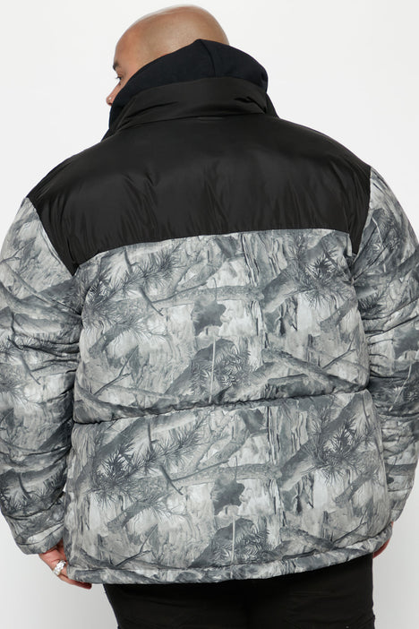 Women's Surviving The Cold Puffer Jacket in Camouflage Size Medium by Fashion Nova