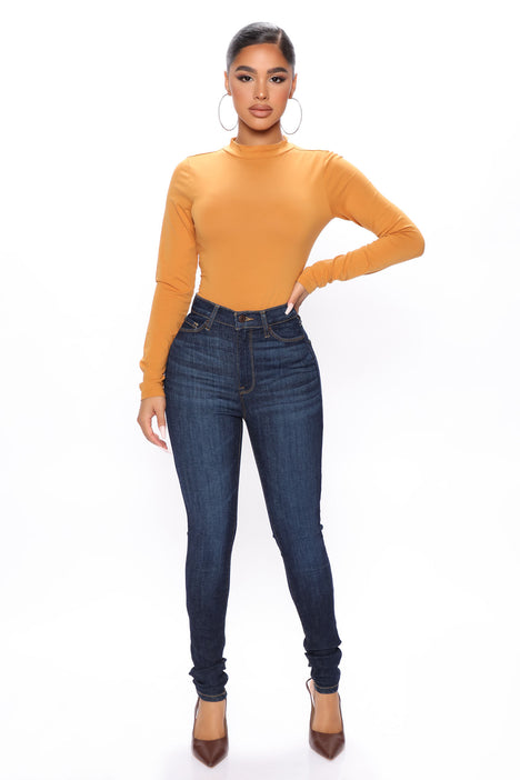 NWT - SEVEN7 dark wash Ultra High Rise Skinny Jeans - 10 – CommunityWorx  Thrift Online