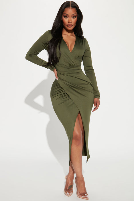 I'm a size small and my friend's XL - we tried the same 'snatching' Fashion  Nova dress and all rocked it