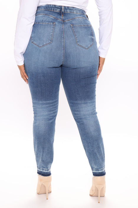 Check The Back Booty Lifting Skinny Jeans - Medium Blue Wash