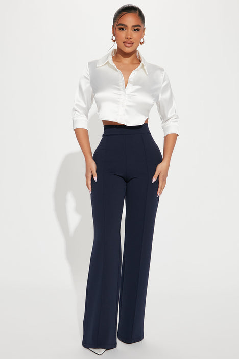 How to style high waisted trousers | High waisted pants outfit, White  trousers, White trousers outfit
