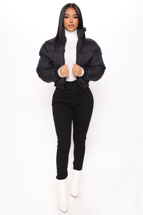 Looking Brand New Cropped Puffer Jacket - Black