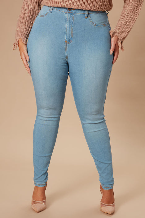 Women's Classic High Waist Skinny Jeans in Medium Blue Wash Size 0 by Fashion Nova